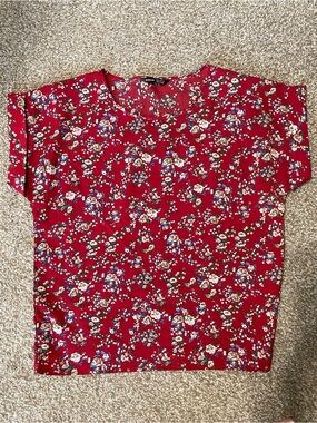 SHEIN Red Floral Short Sleeve Tee